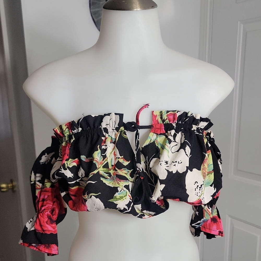 L'ATISTE Drawstring Keyhole  Black/Red Floral Off-Shoulder Ruched Sleeves Trim S